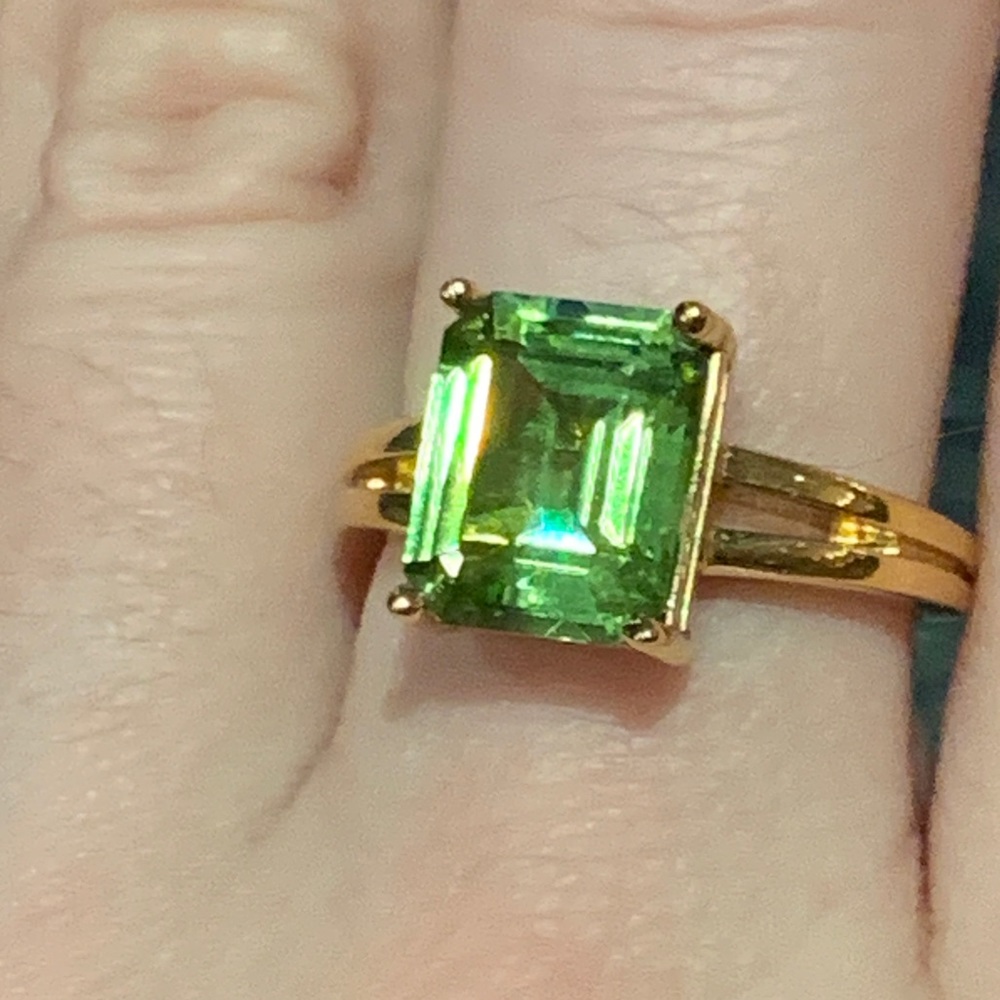 Imitation Peridot Yellow Tone Fashion Ring - Picture 6 of 7